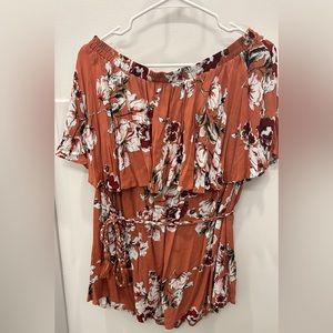 Women’s shirt, size large, like new